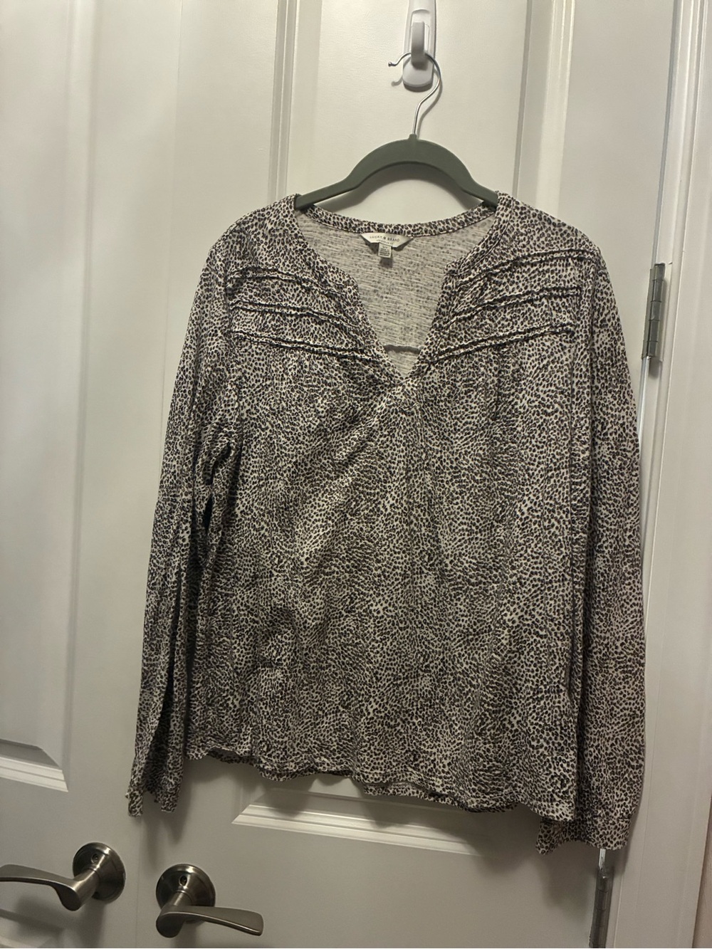 Lucky Brand Black & White Long Sleeve V-Neck Animal Print Top